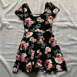Small Derek Heart scoop neck dress